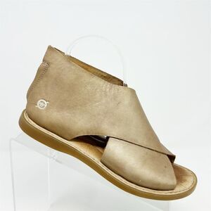 Born Iwa Women's Gold Leather Flat Sandals Size 7M Back Zip Closure Summer